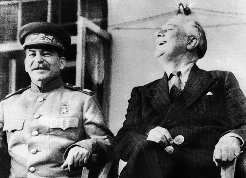 Franklin Delano Roosevelt i Józef Stalin, Jałta 1945, Wikimedia Commons