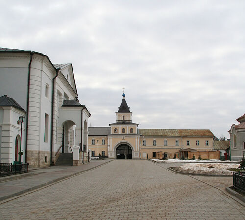 Kozielsk, brama wjazdowa, fot domena publiczna