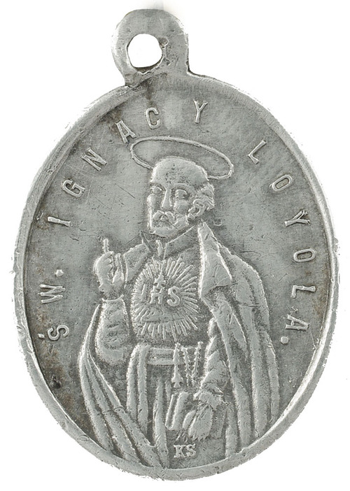 Medalik ze św. Ignacym Loyolą, fot. Muzeum Katyńskie